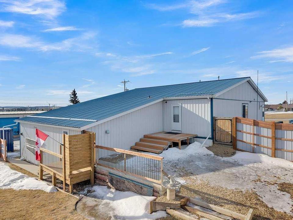 5025 46 Avenue, Rimbey, AB