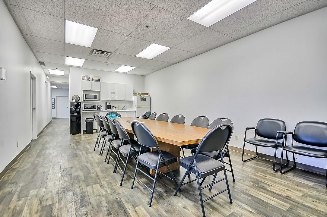 6846 - 6846 Chemin de la Côte-de-Liesse, Montréal, QC