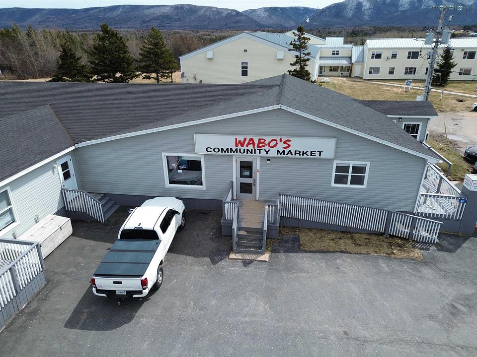 15 Pere Goirrior Avenue, Chéticamp, NS
