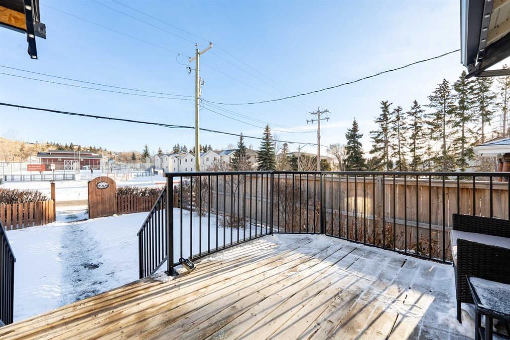 313 Ross Avenue, Cochrane, AB