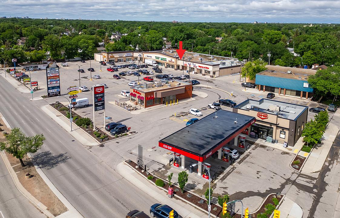 1050 Henderson Highway - 1070 Henderson Highway, Winnipeg, MB