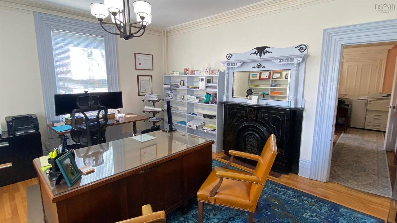 28 King Street, Lunenburg, NS