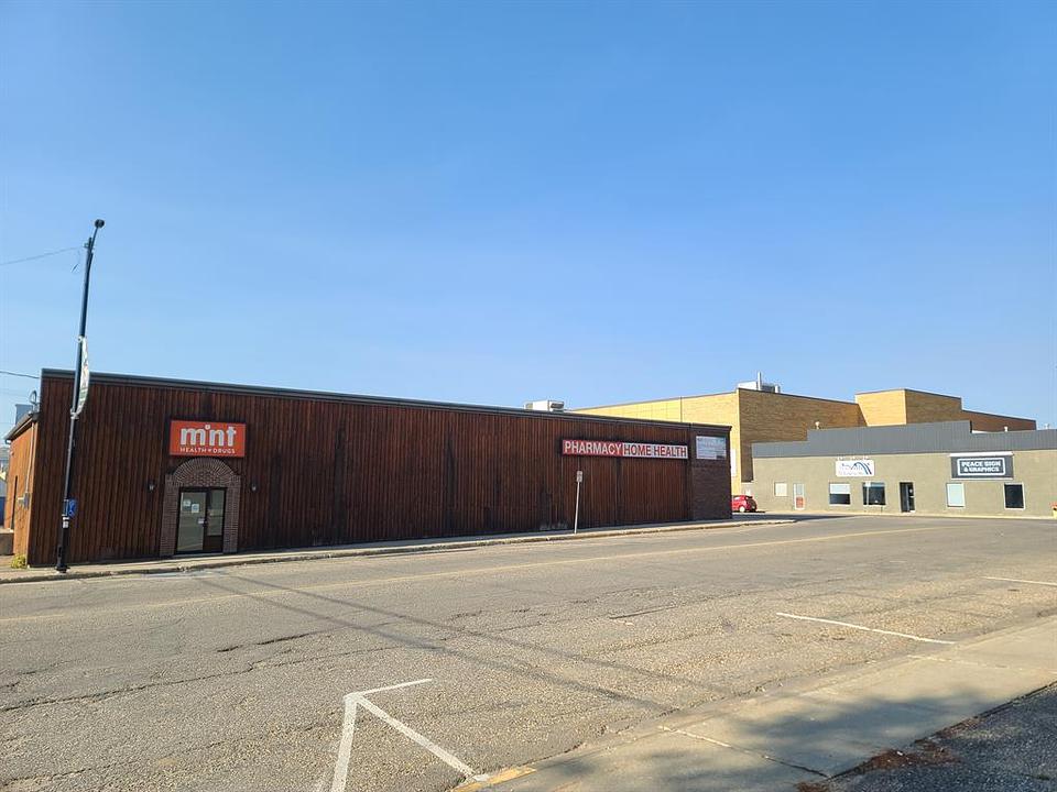 10013 100 Avenue, Peace River, AB