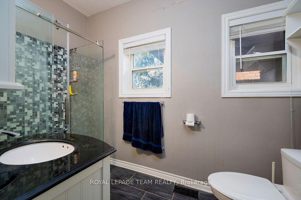 422 Donald B. Munro Drive, Ottawa, ON