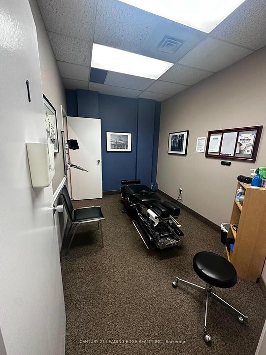 552 Sheppard Avenue West, Toronto, ON