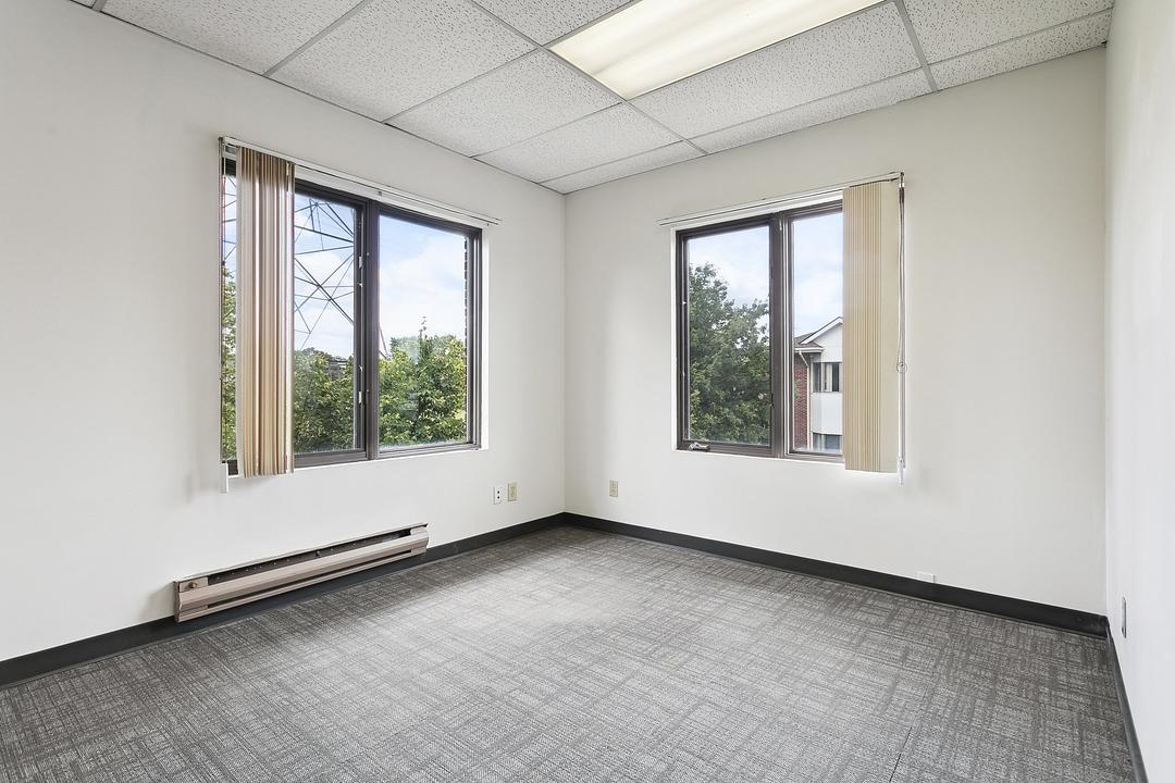 208 - 5397 Eglinton Avenue West, Toronto, ON