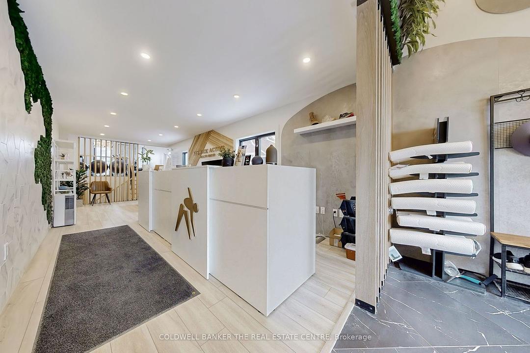 543 The Queensway South, Georgina, ON