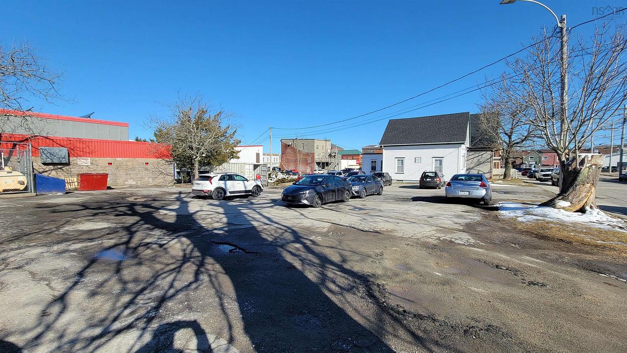 275 Main Street, Yarmouth, NS