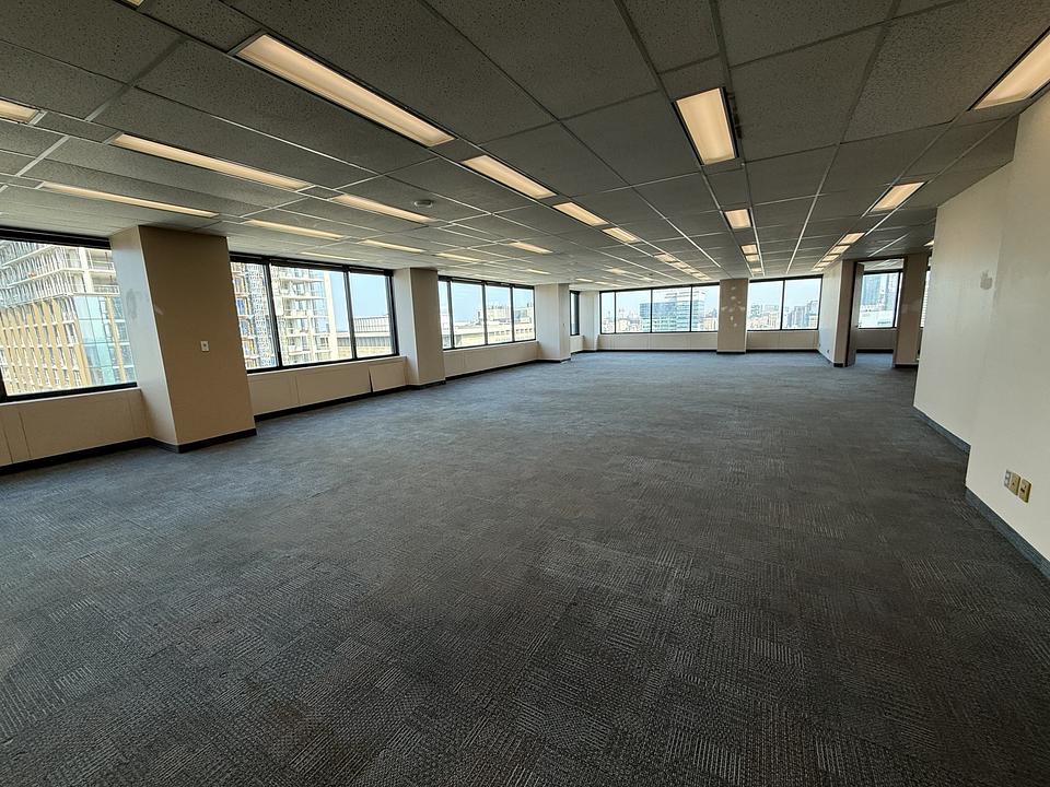 2405 - 180 Dundas Street West, Toronto, ON