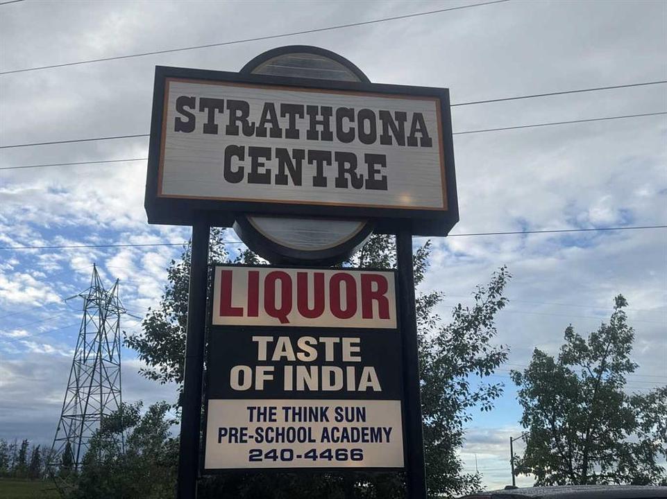 5 - 5555 Strathcona Hill Southwest, Calgary, AB