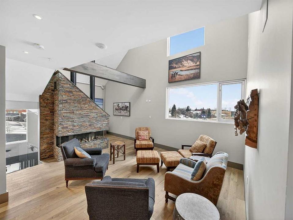 1015 11 Street Southeast, Calgary, AB