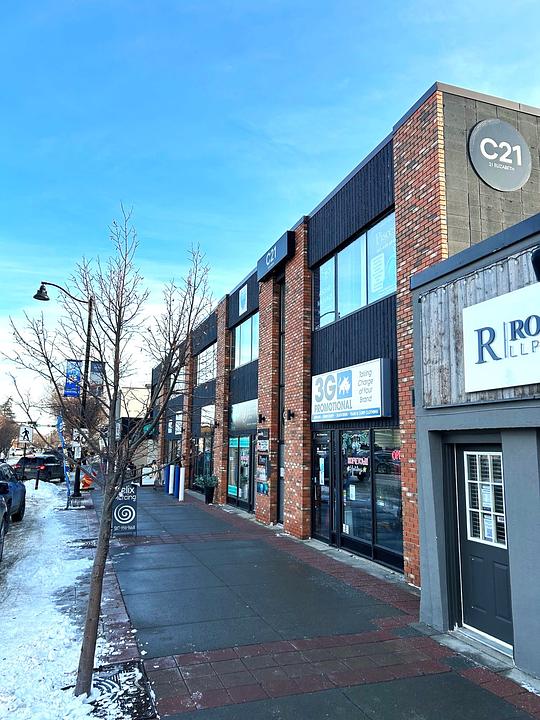 2nd floor - 21 Elizabeth St, Okotoks, AB