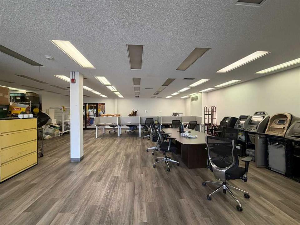 3 - 1415 28 Street Northeast, Calgary, AB