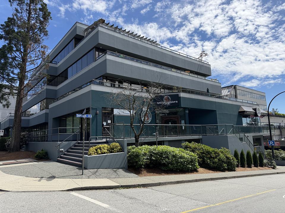 86 Semisch Avenue, North Vancouver, BC