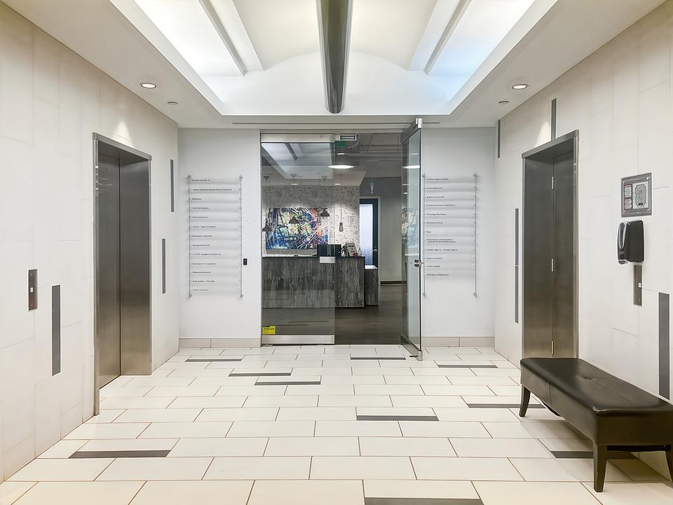 600 - 1111 Boulevard Dr.-Frederik-Philips, Montréal, QC
