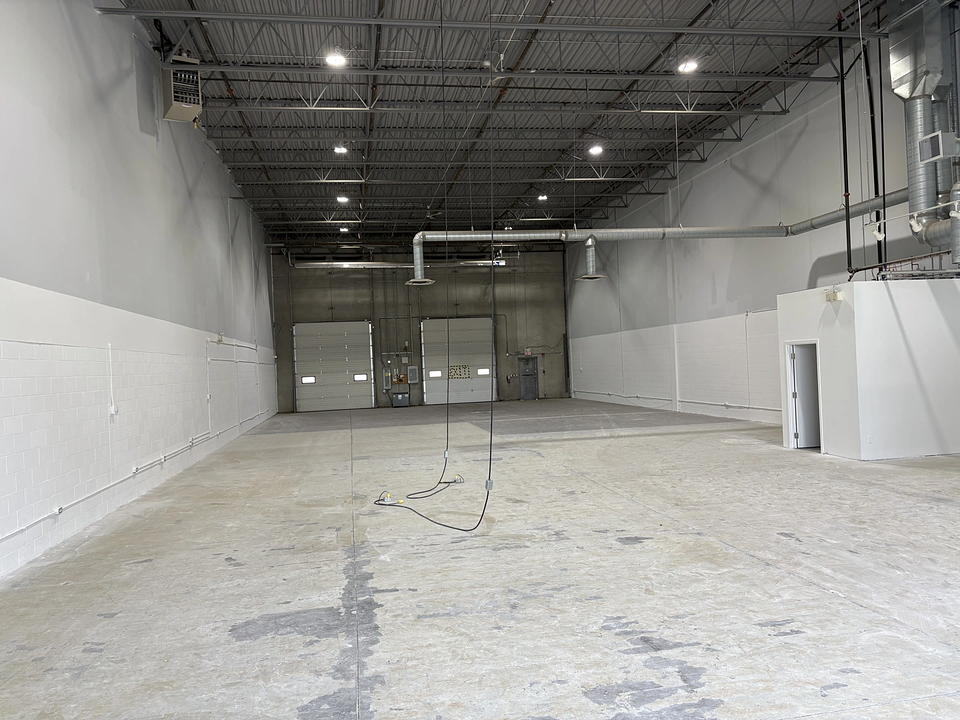 01671 - 1695 32 Avenue Northeast, Calgary, AB