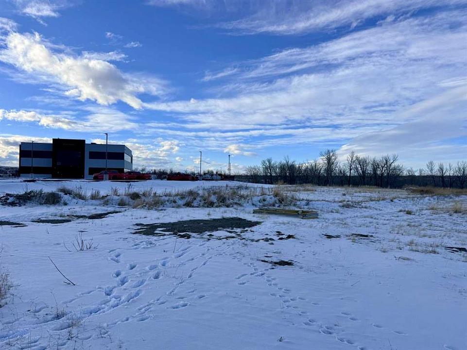 37 Southbank Crescent, Okotoks, AB