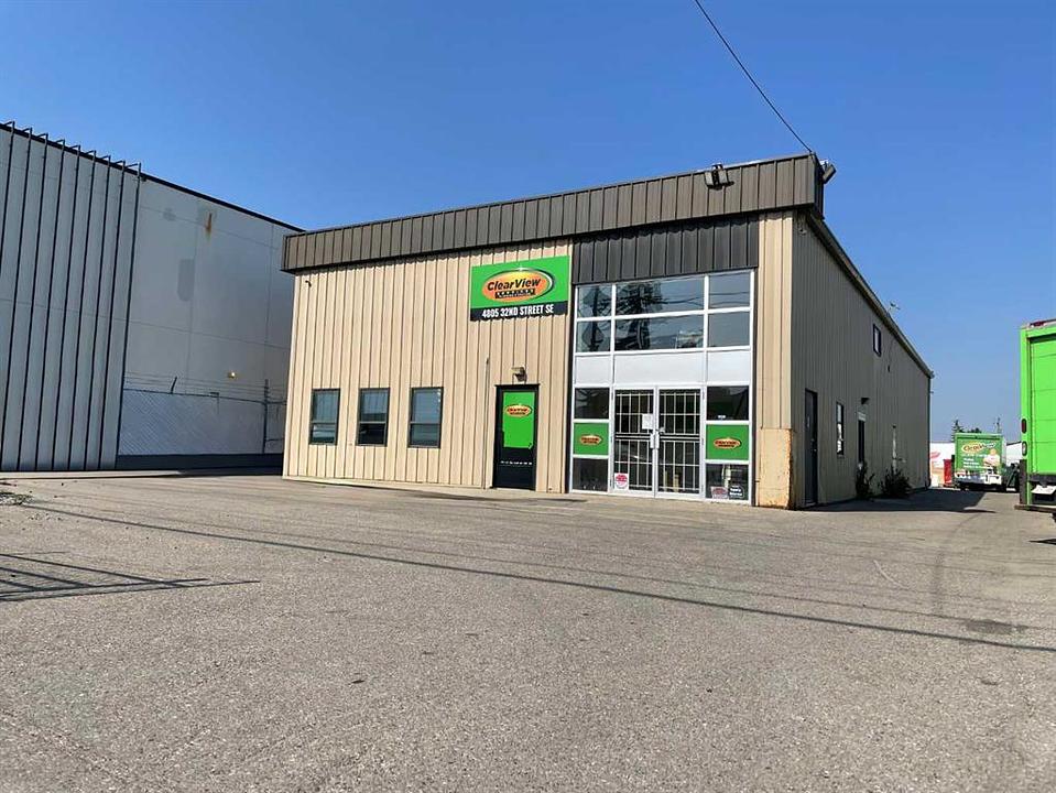 4805 32 Street Southeast, Calgary, AB