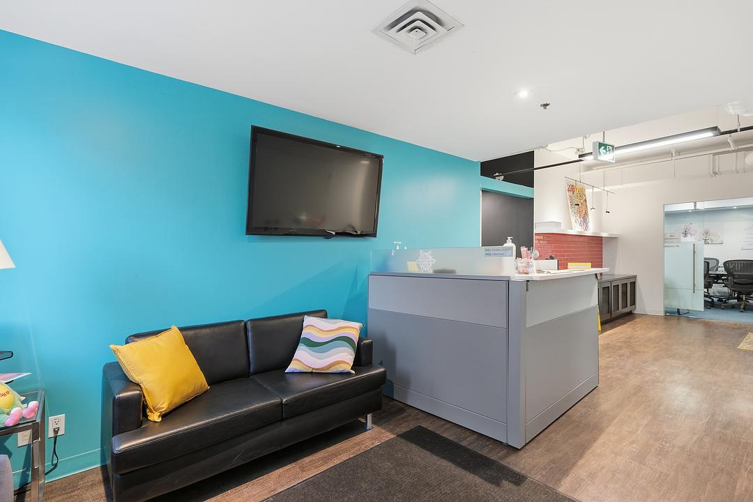 300 - 635 Queen Street East, Toronto, ON