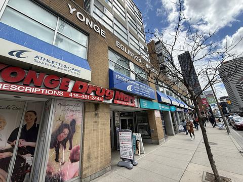 2401 Yonge St, Toronto, ON