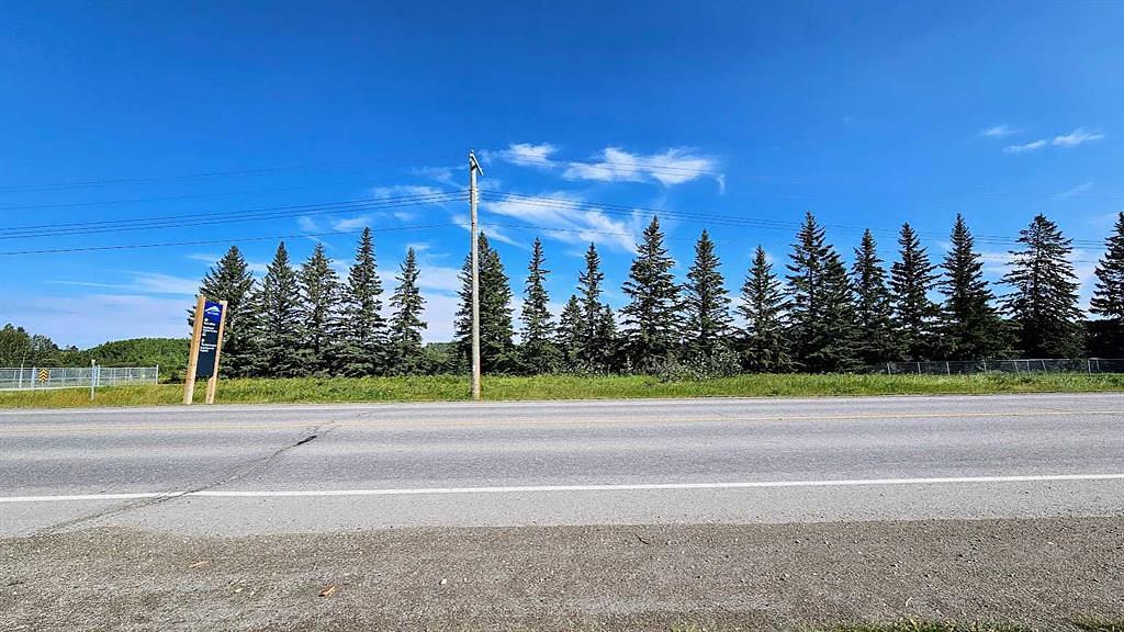 716 Main Avenue West, Sundre, AB