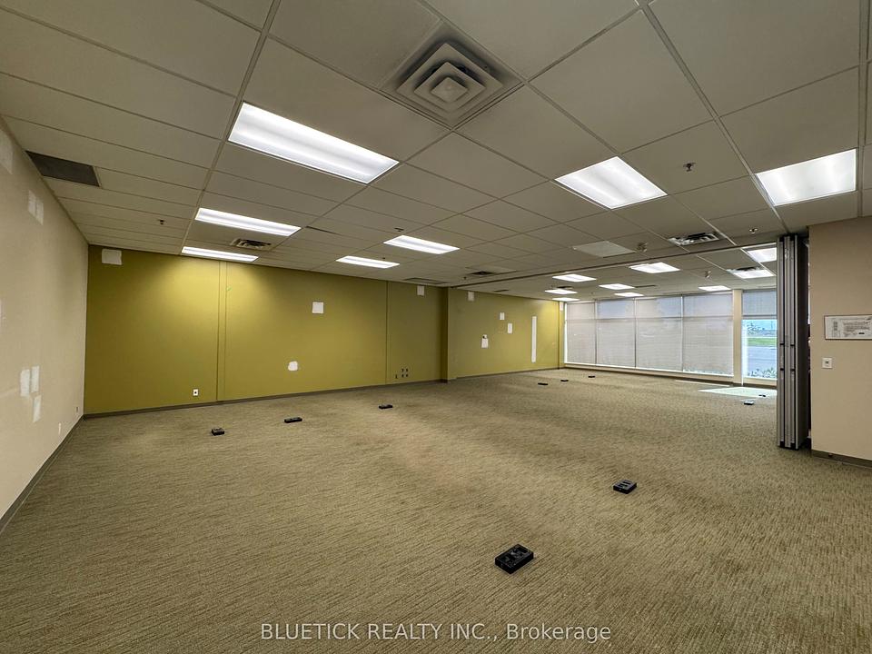 6 - 80 Courtneypark Drive West, Mississauga, ON