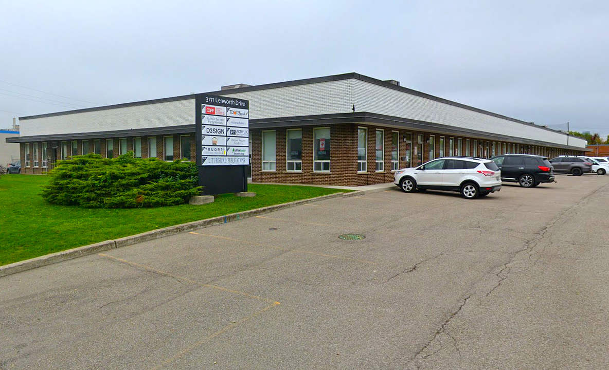 Unit 4 - 3171 Lenworth Drive, Mississauga, ON