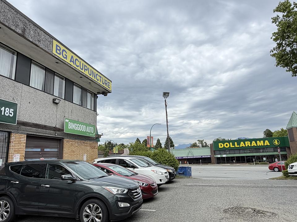 C - 5679 C Imperial St, Burnaby, BC