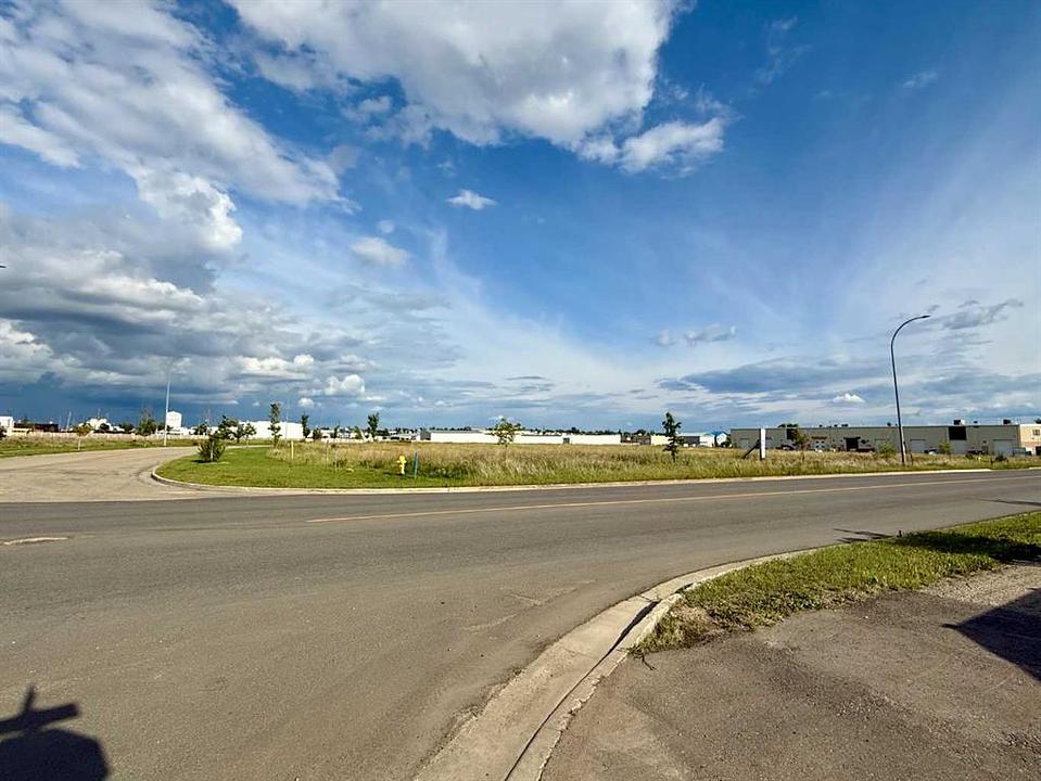 10105 130 Avenue, Grande Prairie, AB