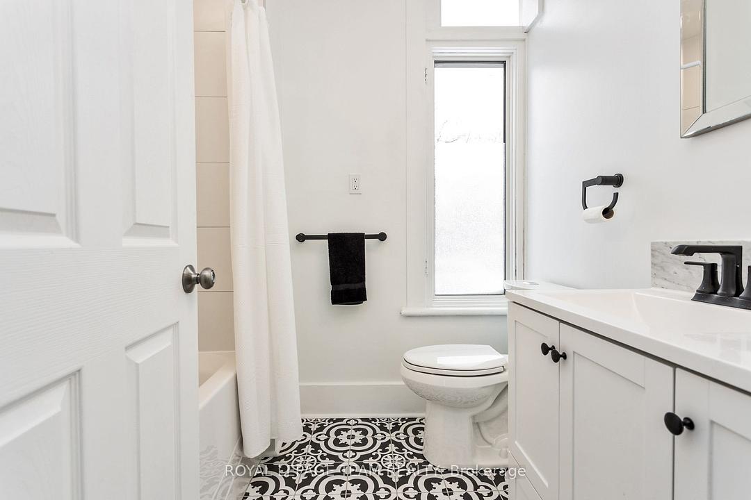 790 Bronson Avenue, Ottawa, ON