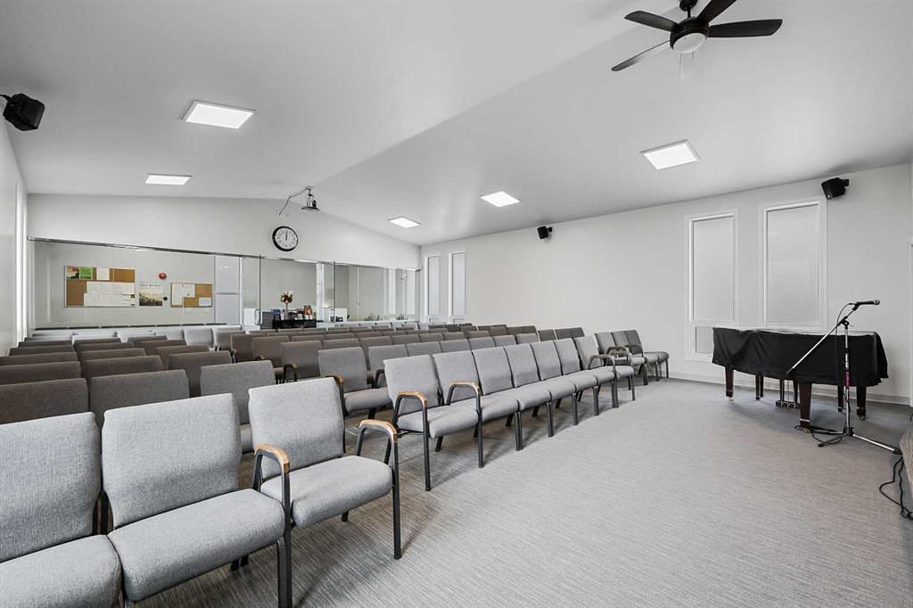 232 8A Street Northeast, Calgary, AB