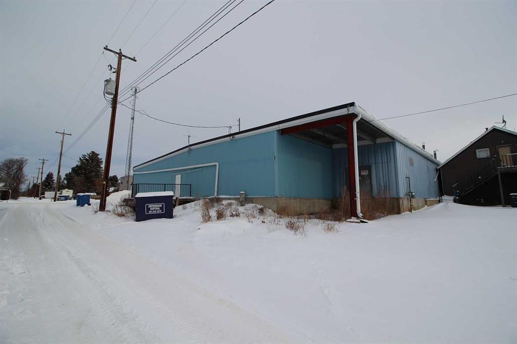 5016 50 Street, Eckville, AB