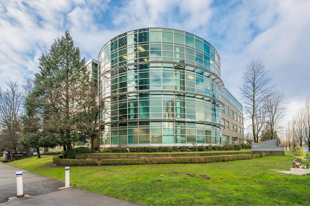 402 - 3999 Henning Dr, Burnaby, BC