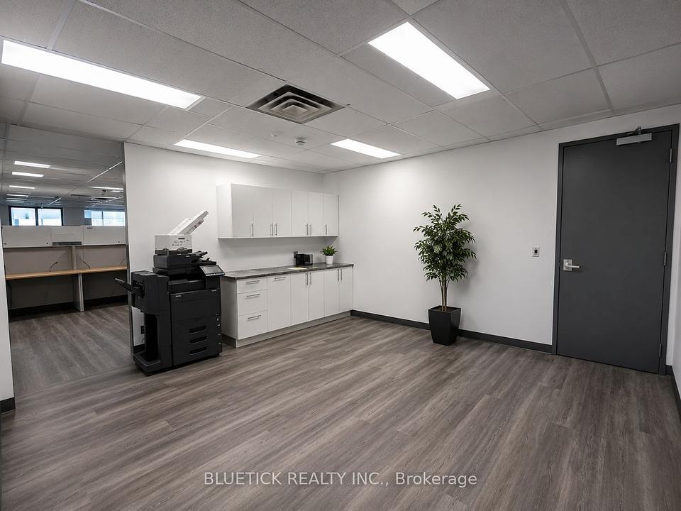 210 - 2233 Argentia Road, Mississauga, ON