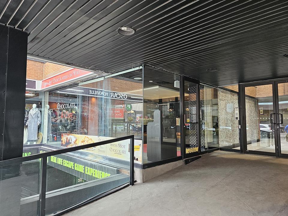 M2 - 70 Yorkville Ave, Toronto, ON