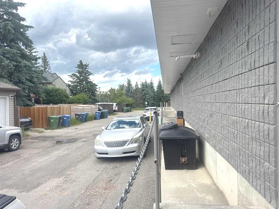 10 - 11225 30 Street Southwest, Calgary, AB