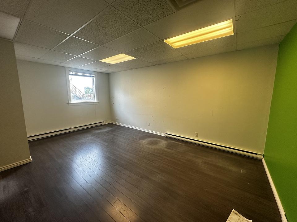 202 - 120 Wyndham Street North, Guelph, ON