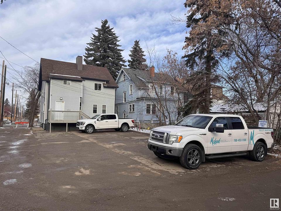 12615 Stony Plain Road, Edmonton, AB