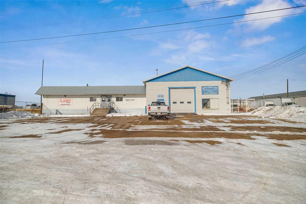 6606 42 Avenue, Ponoka, AB