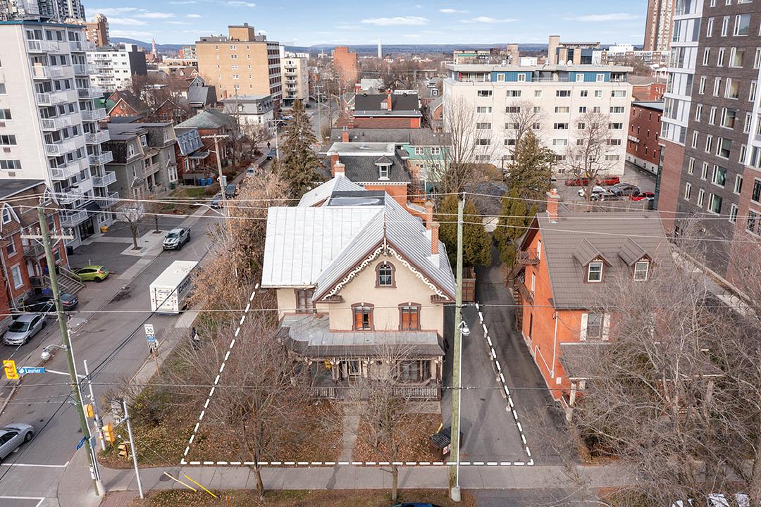 245 Laurier Avenue East, Ottawa, ON