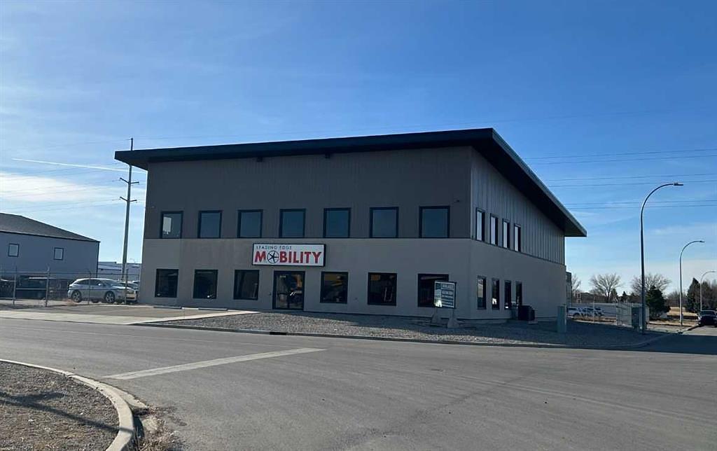 3174 34 Street North, Lethbridge, AB