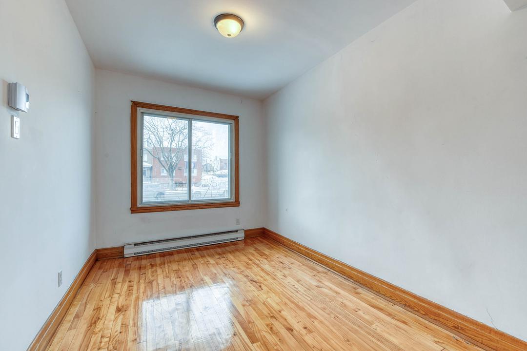 4 - 2710-2714 Rue Sherbrooke Est, Montréal, QC