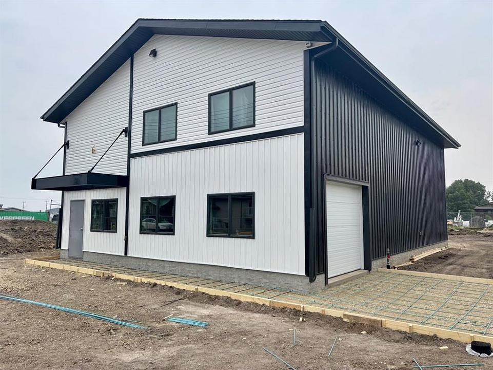5311 47 Street, Camrose, AB