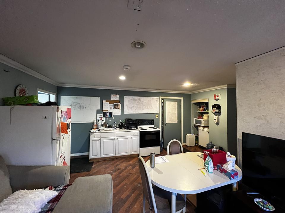 1001 Minto Street, Penhold, AB