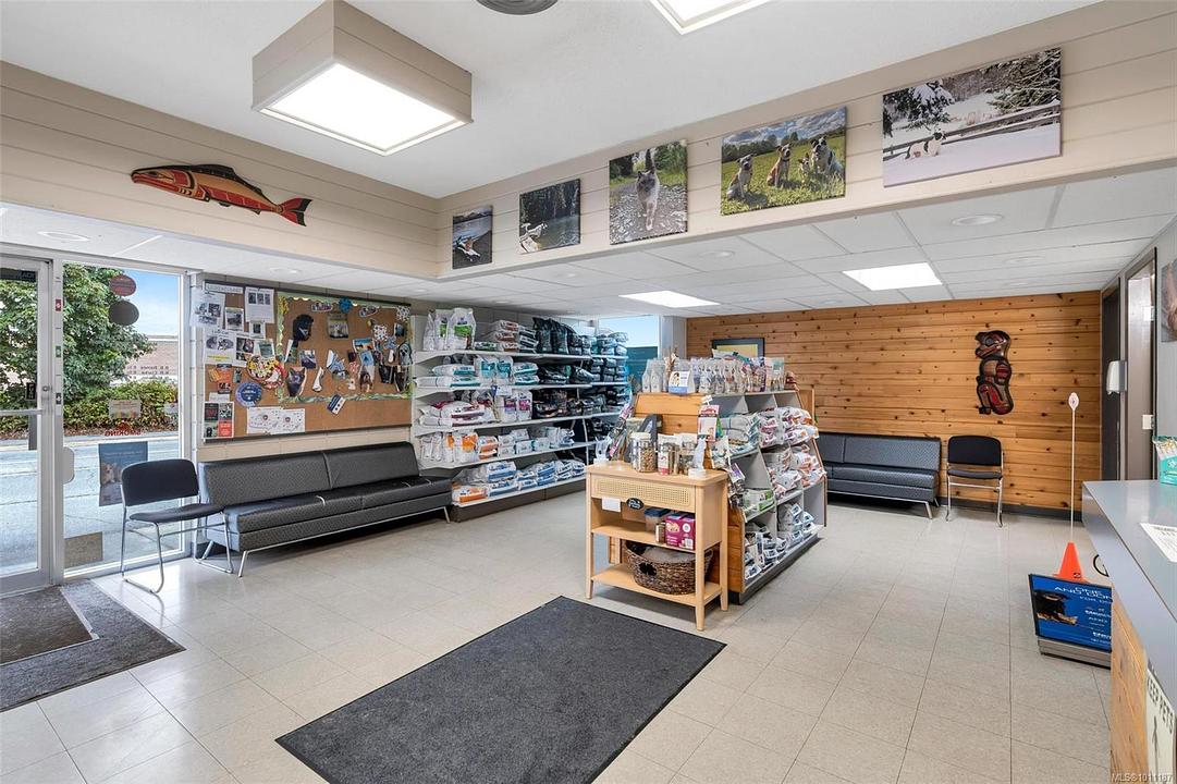 1033 Canada Avenue, Duncan, BC
