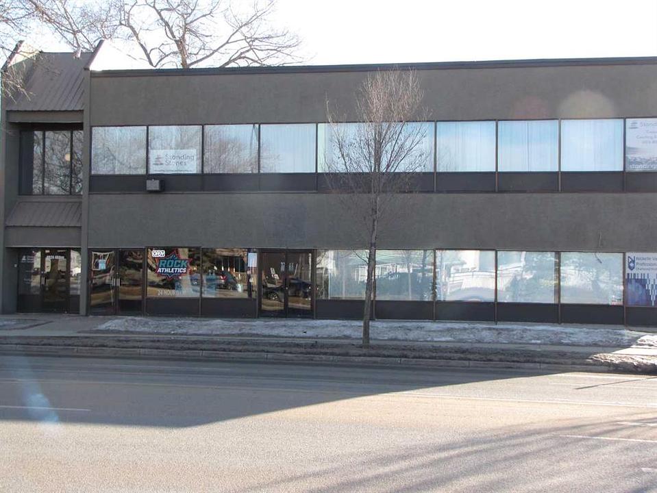B - 4924 48 Avenue, Innisfail, AB