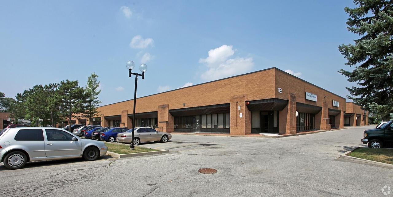 11 - 12 Falconer Drive, Mississauga, ON