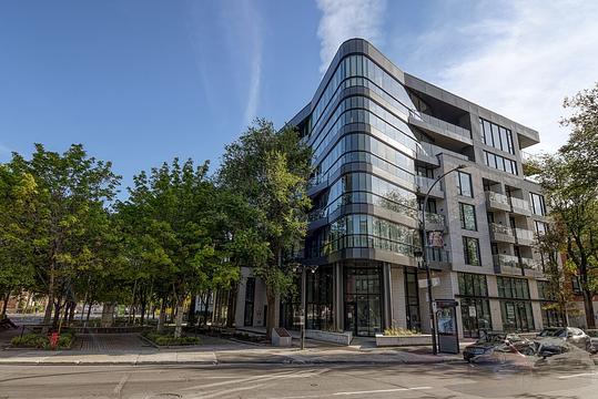 7179-7181 Boulevard Saint-Laurent, Montréal, QC