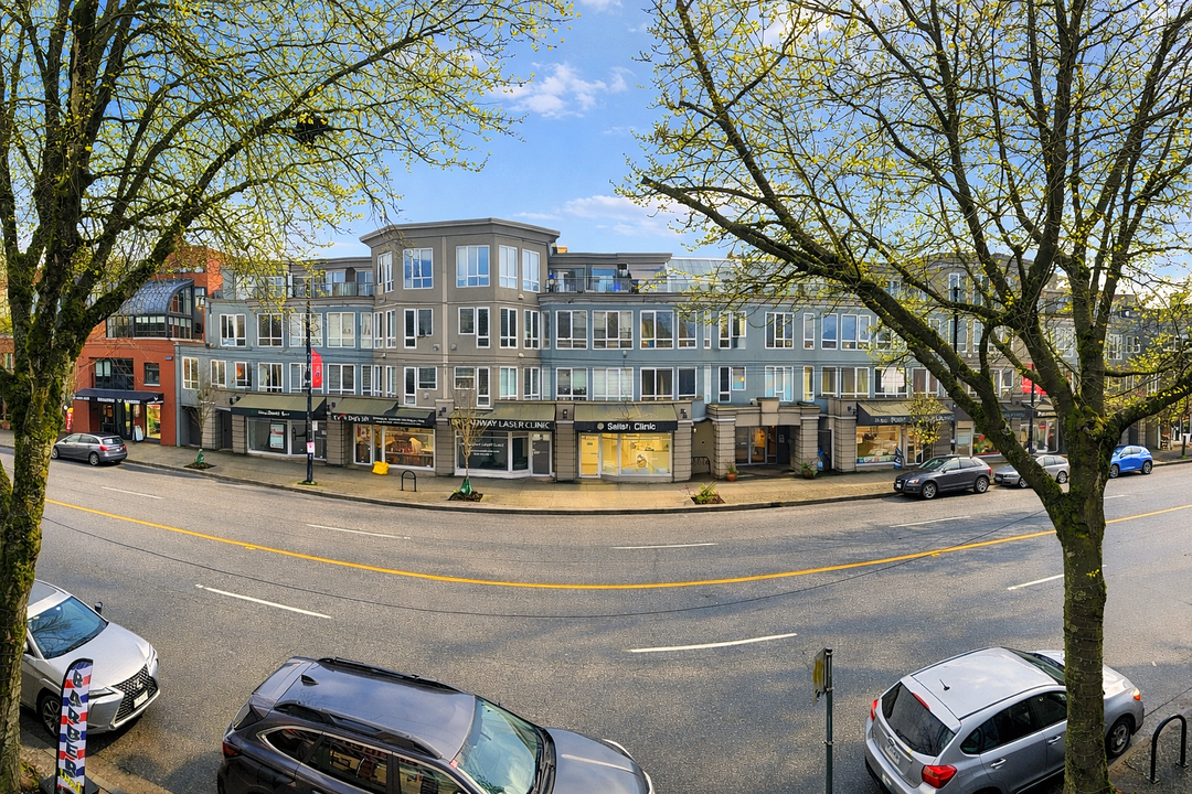 201 - 3433 W Broadway, Vancouver, BC