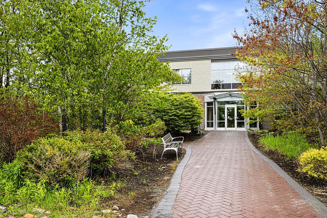 1 Spectacle Lake Drive, Dartmouth, NS